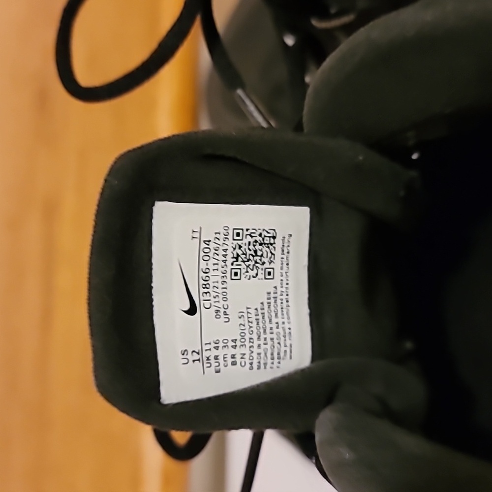 Nike Airmax 270 React - Picture 8 of 11